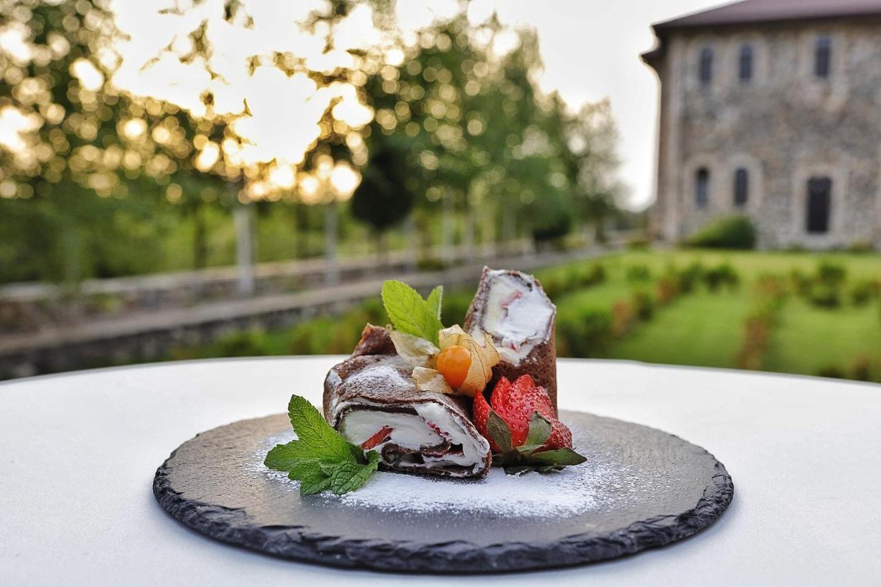 Country Spa Retreat スナゴヴ エクステリア 写真 A chocolate dessert