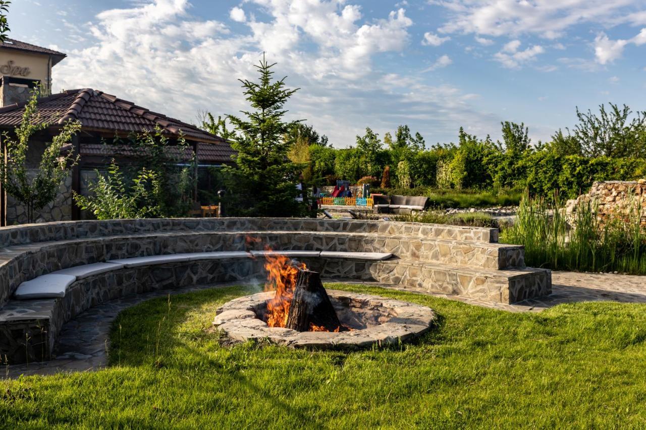 Country Spa Retreat スナゴヴ エクステリア 写真 The amphitheater