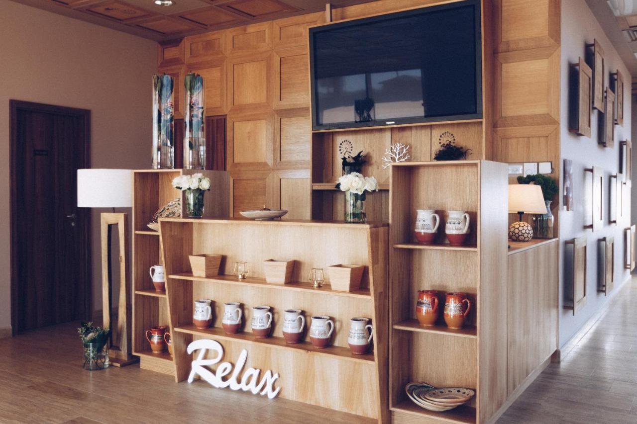 Country Spa Retreat スナゴヴ エクステリア 写真 The lobby of the Inn at the Opera