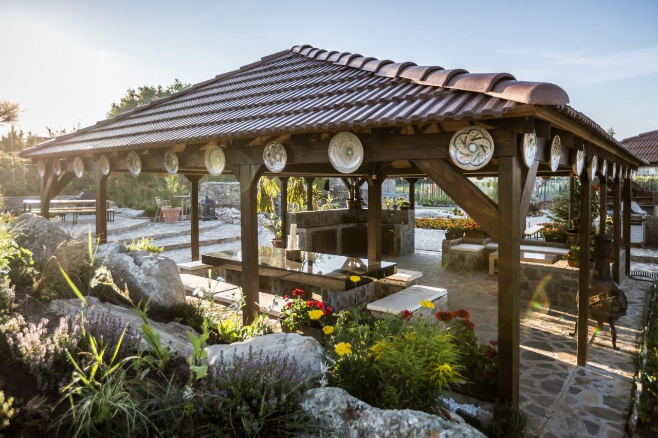 Country Spa Retreat スナゴヴ エクステリア 写真 Pergola