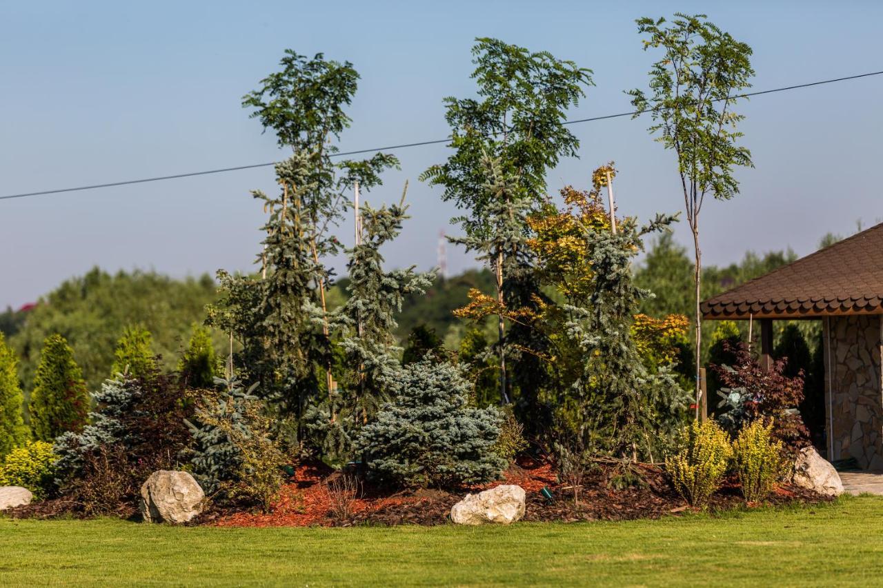 Country Spa Retreat スナゴヴ エクステリア 写真 A garden in the Czech Republic