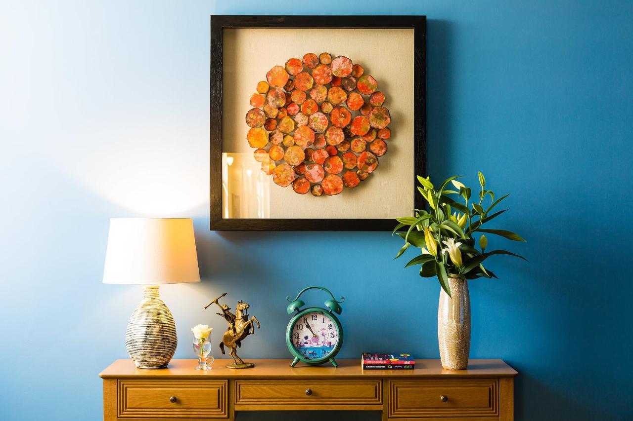 Country Spa Retreat スナゴヴ エクステリア 写真 A framed work of art on a wall